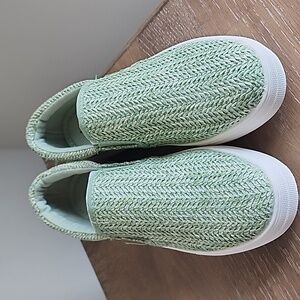 NEW Soda Green Slip-On Women's Shoes/Loafers Size 7